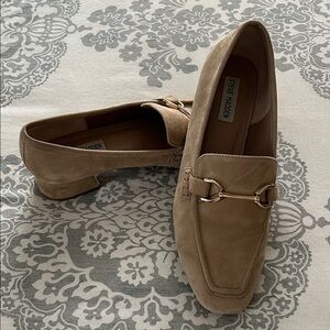 Steve Madden Beige suede Slip-On Loafers size 11